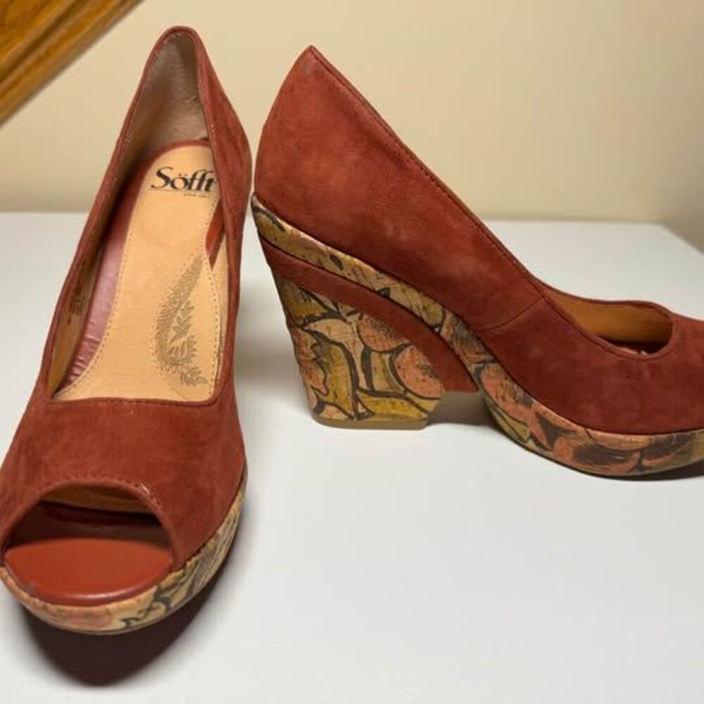 Söfft Suede Peep Toe Wedge Pumps